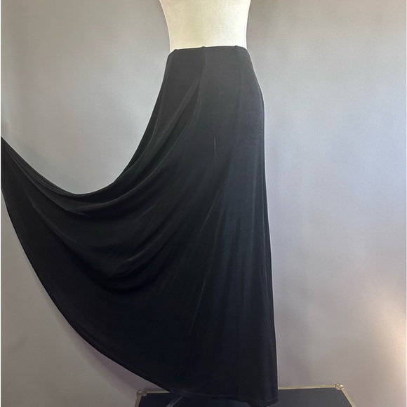 Dresses & Skirts - Vintage Morris Kaye and Sons Western Long Black Slinky Maxi Skirt Sz M
